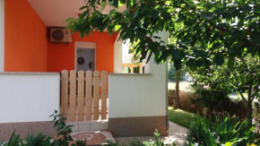 Отель Bluegum Apartments  Лижнян